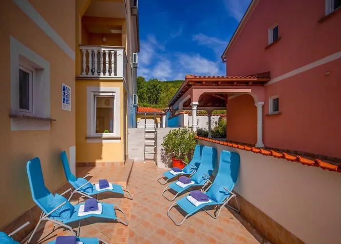 In Croatia With Pool Apartament